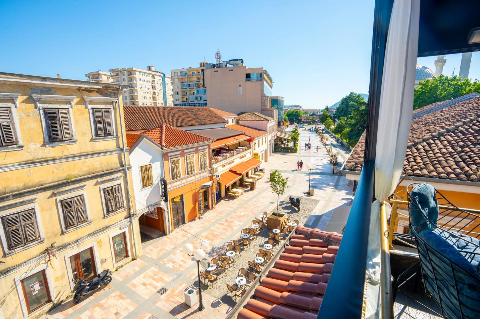 Terrace Hostel & Lounge Bar Shkoder Luaran gambar