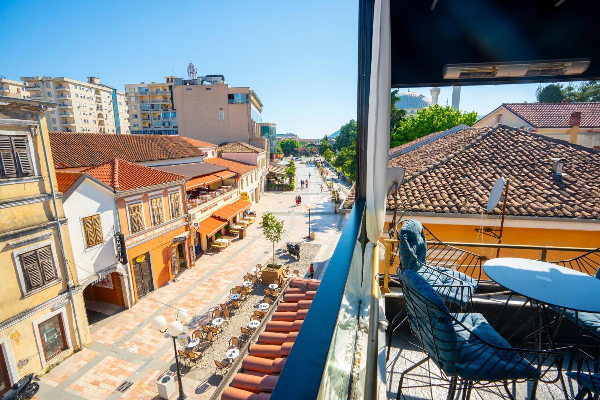 Terrace Hostel & Lounge Bar Shkoder Luaran gambar