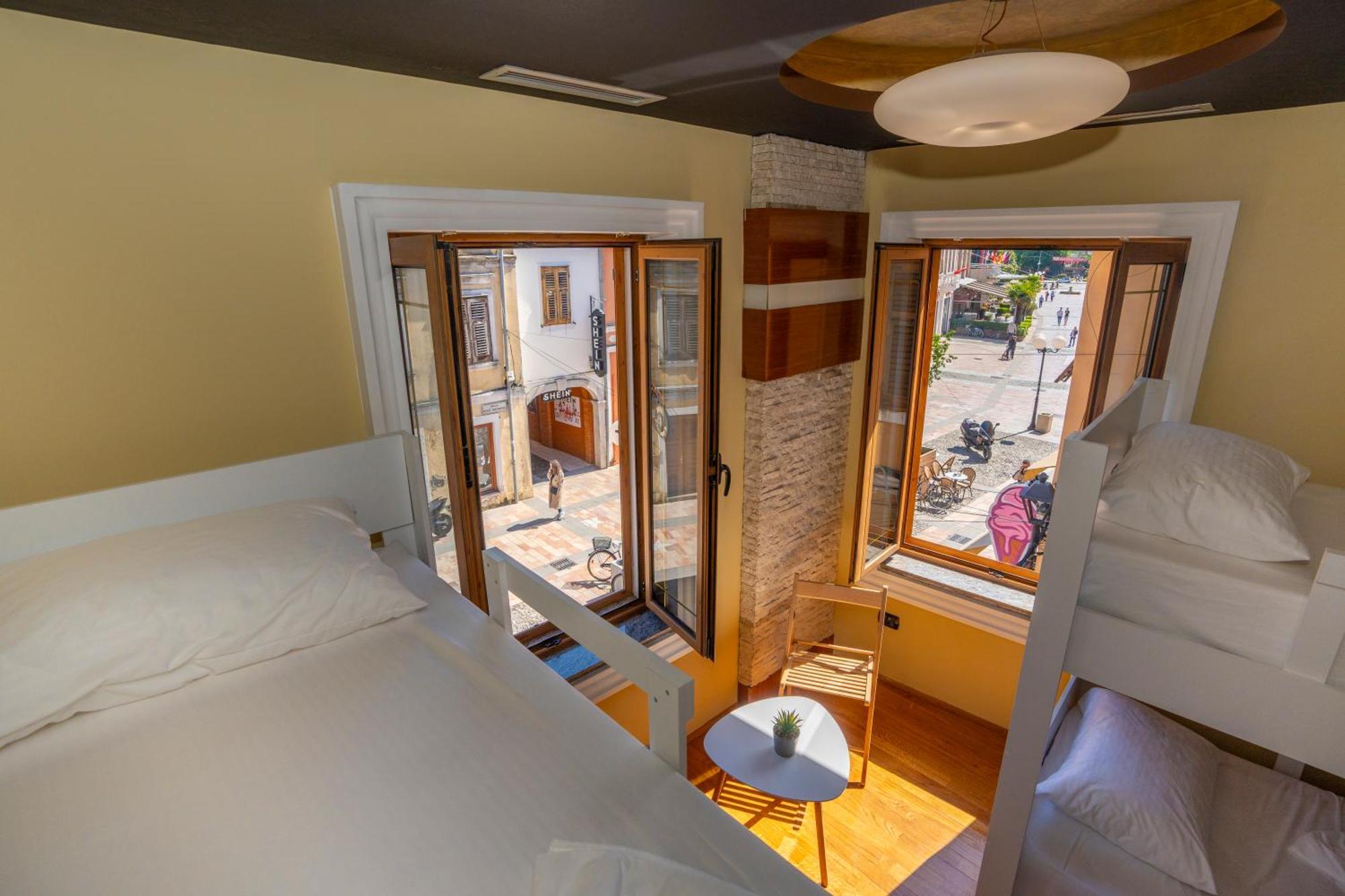 Terrace Hostel & Lounge Bar Shkoder Luaran gambar