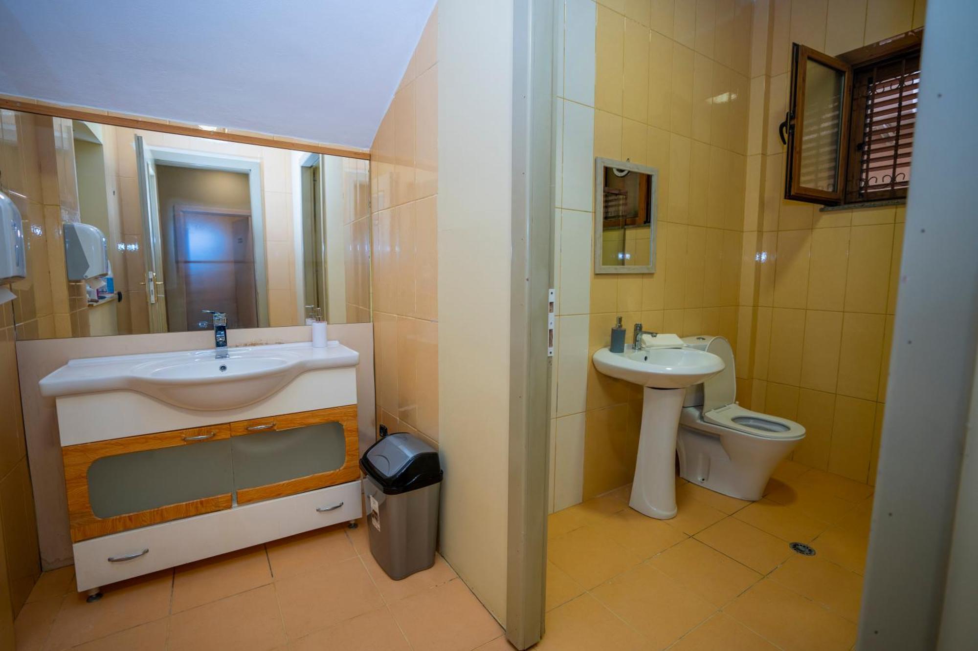 Terrace Hostel & Lounge Bar Shkoder Luaran gambar
