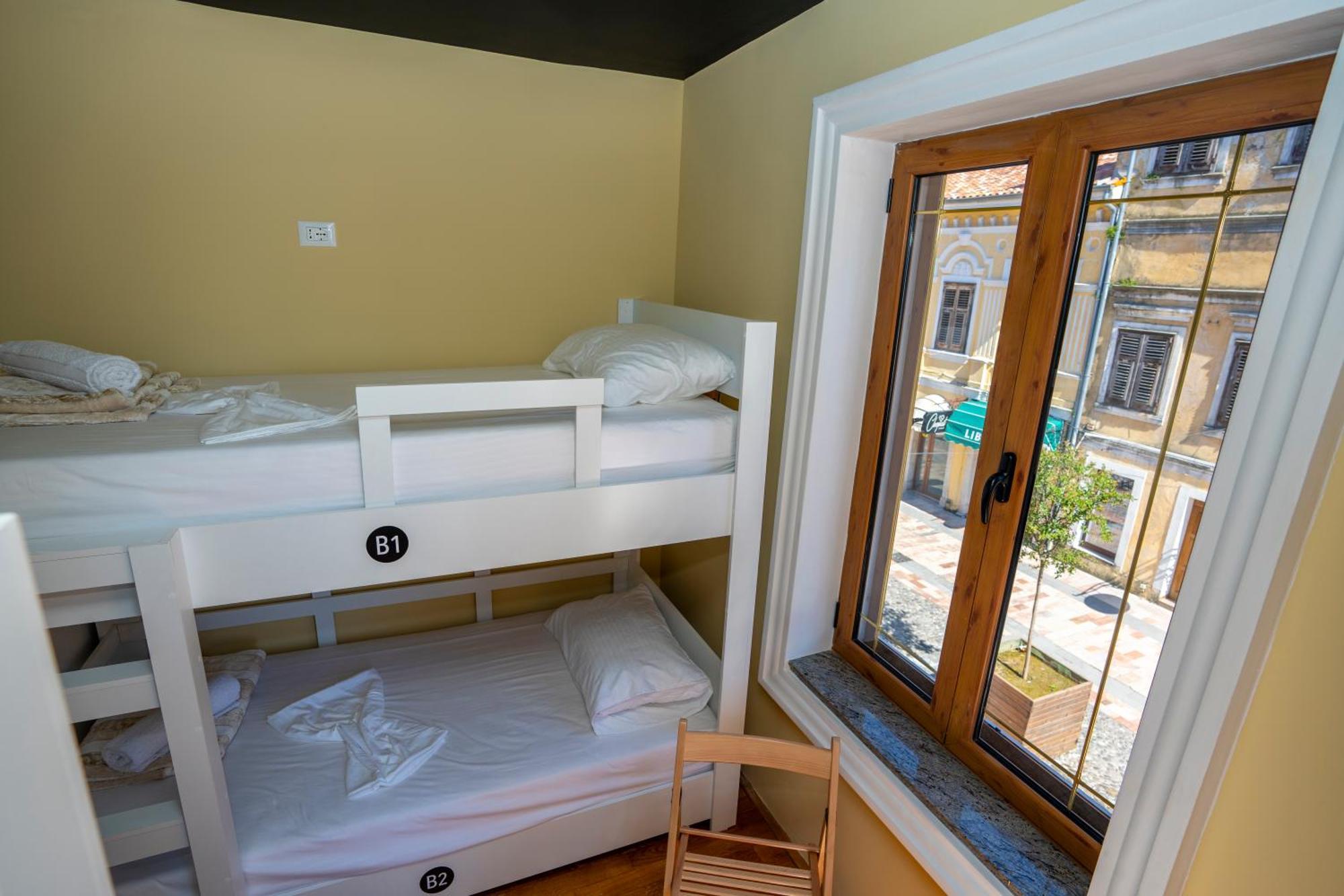 Terrace Hostel & Lounge Bar Shkoder Luaran gambar