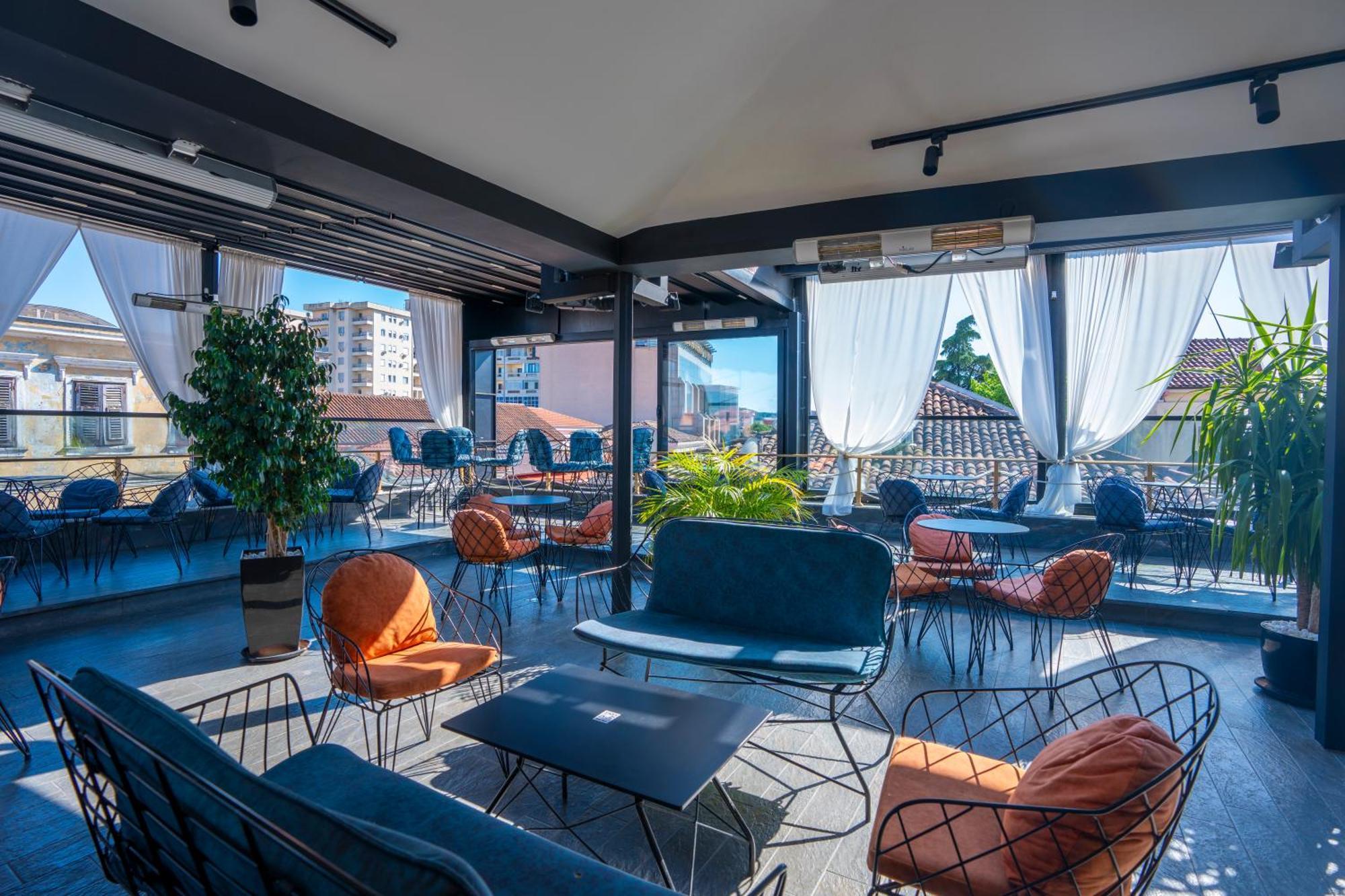 Terrace Hostel & Lounge Bar Shkoder Luaran gambar