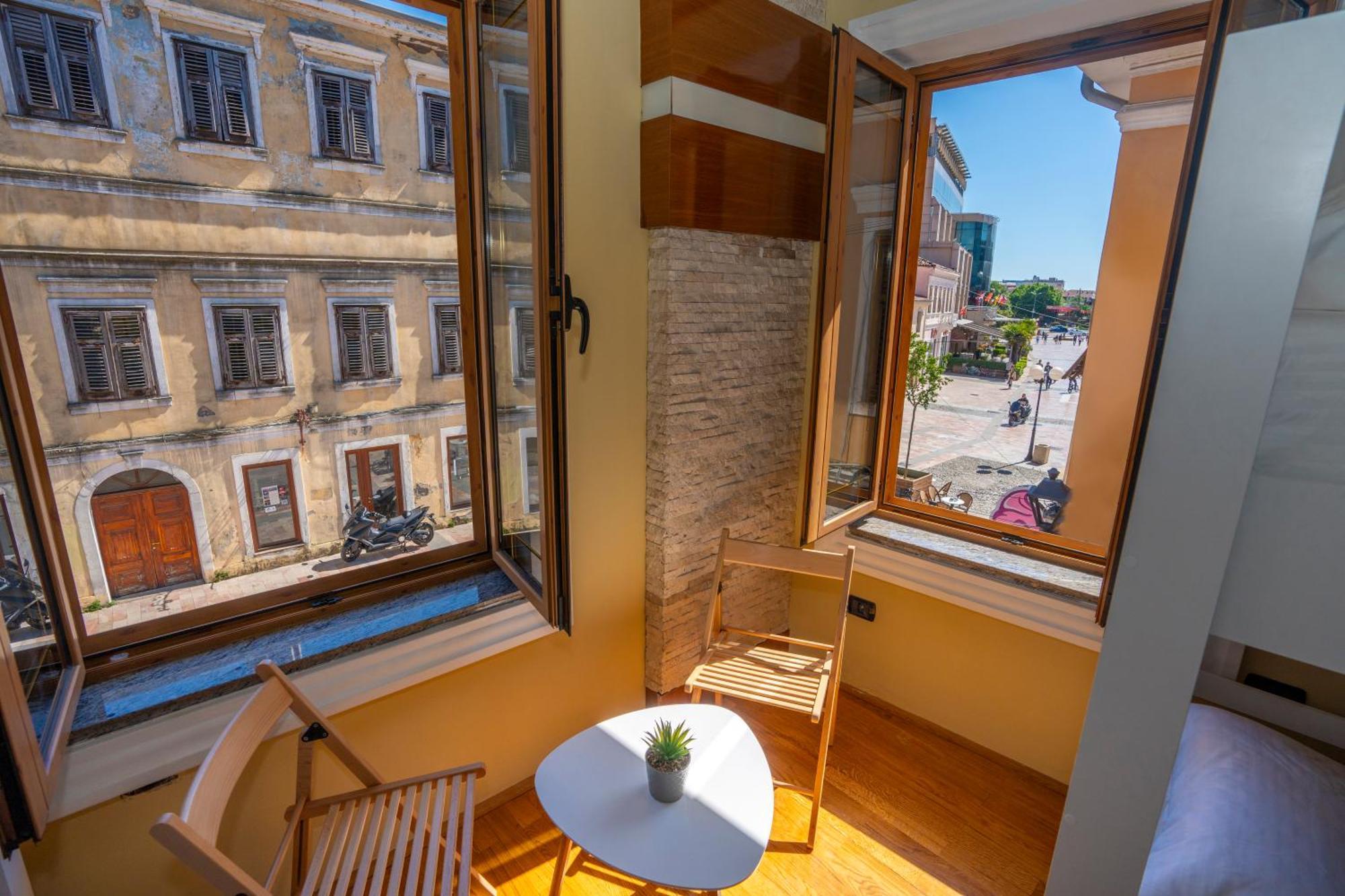 Terrace Hostel & Lounge Bar Shkoder Luaran gambar