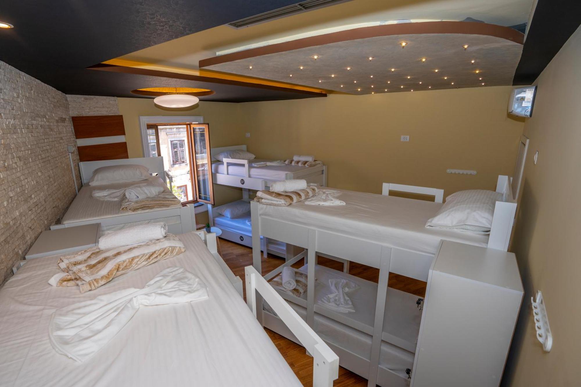 Terrace Hostel & Lounge Bar Shkoder Luaran gambar