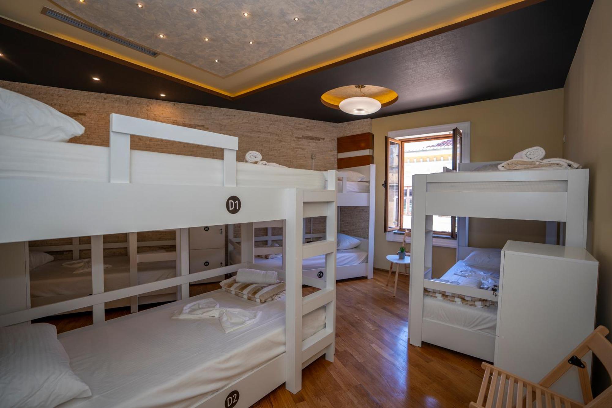 Terrace Hostel & Lounge Bar Shkoder Luaran gambar
