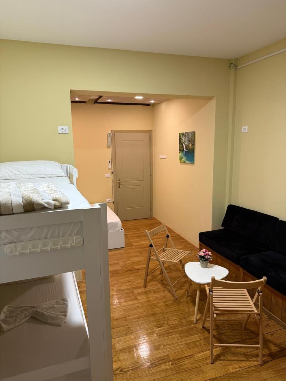 Terrace Hostel & Lounge Bar Shkoder Luaran gambar