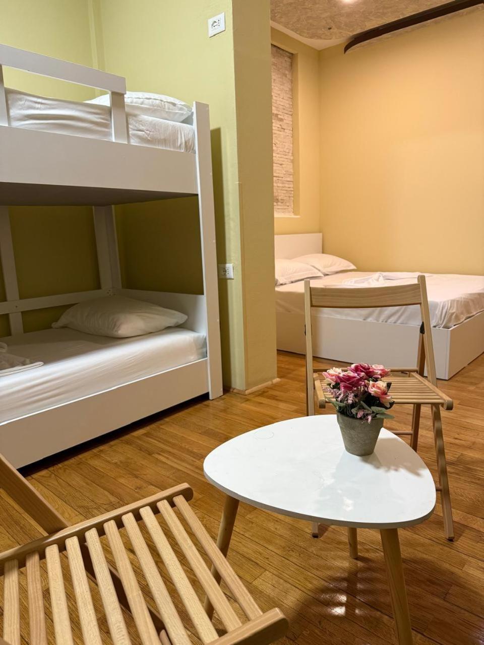 Terrace Hostel & Lounge Bar Shkoder Luaran gambar