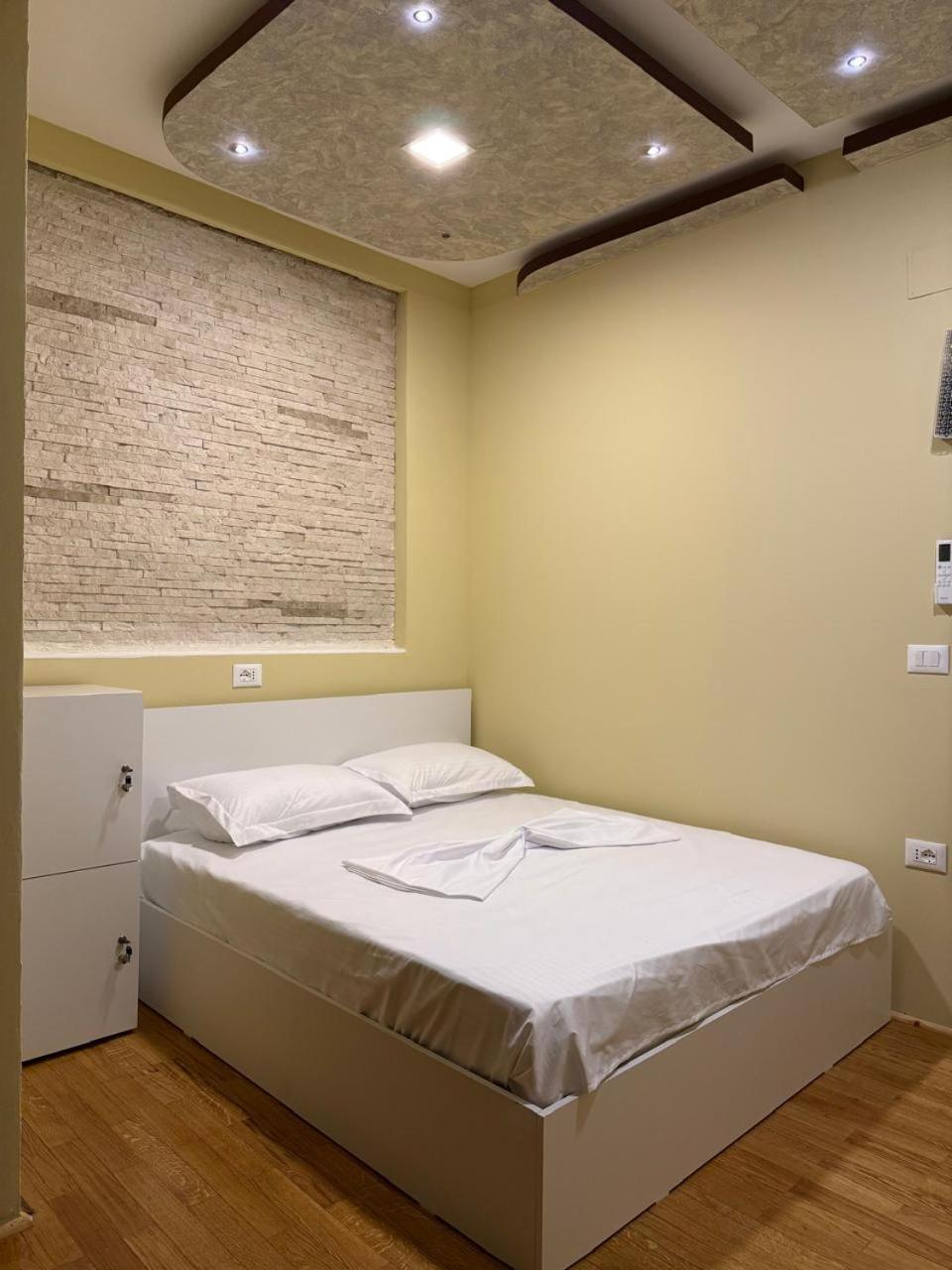 Terrace Hostel & Lounge Bar Shkoder Luaran gambar